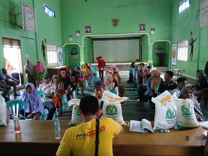 Pendistribusian Bantuan Pangan Juni dan Juli 2025 di Desa Sukajaya Berjalan Lancar