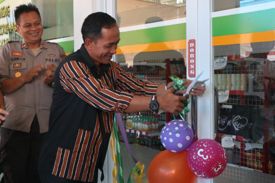 BUMDES HIDUP MAKMUR DESA SUKAJAYA MERESMIKAN UNIT USAHA BARU